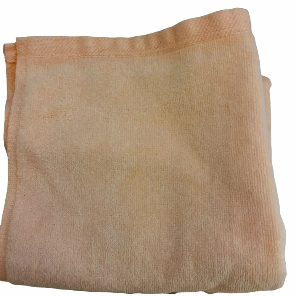#4337 VTG Fieldcrest Peach guest towels